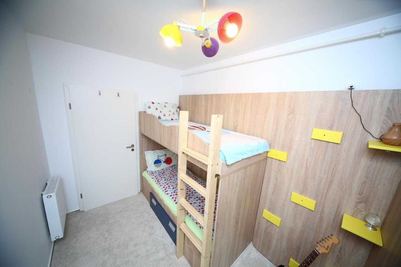 B&M Apartment Брашов Экстерьер фото