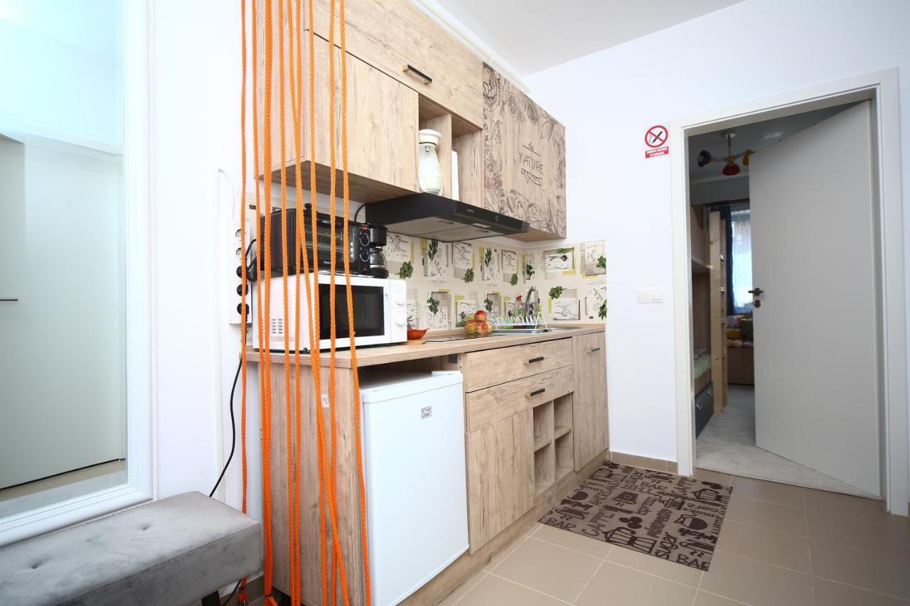 B&M Apartment Брашов Экстерьер фото