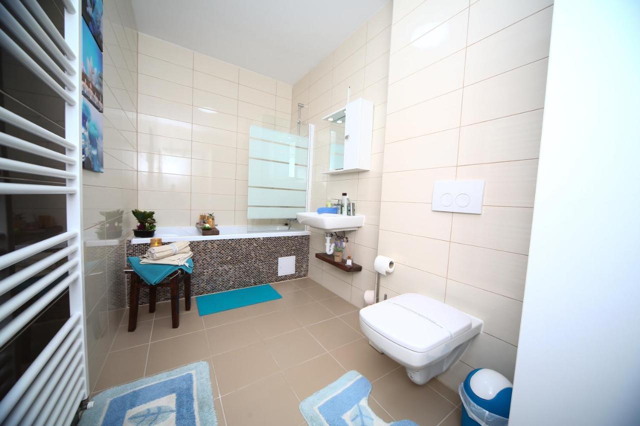 B&M Apartment Брашов Экстерьер фото